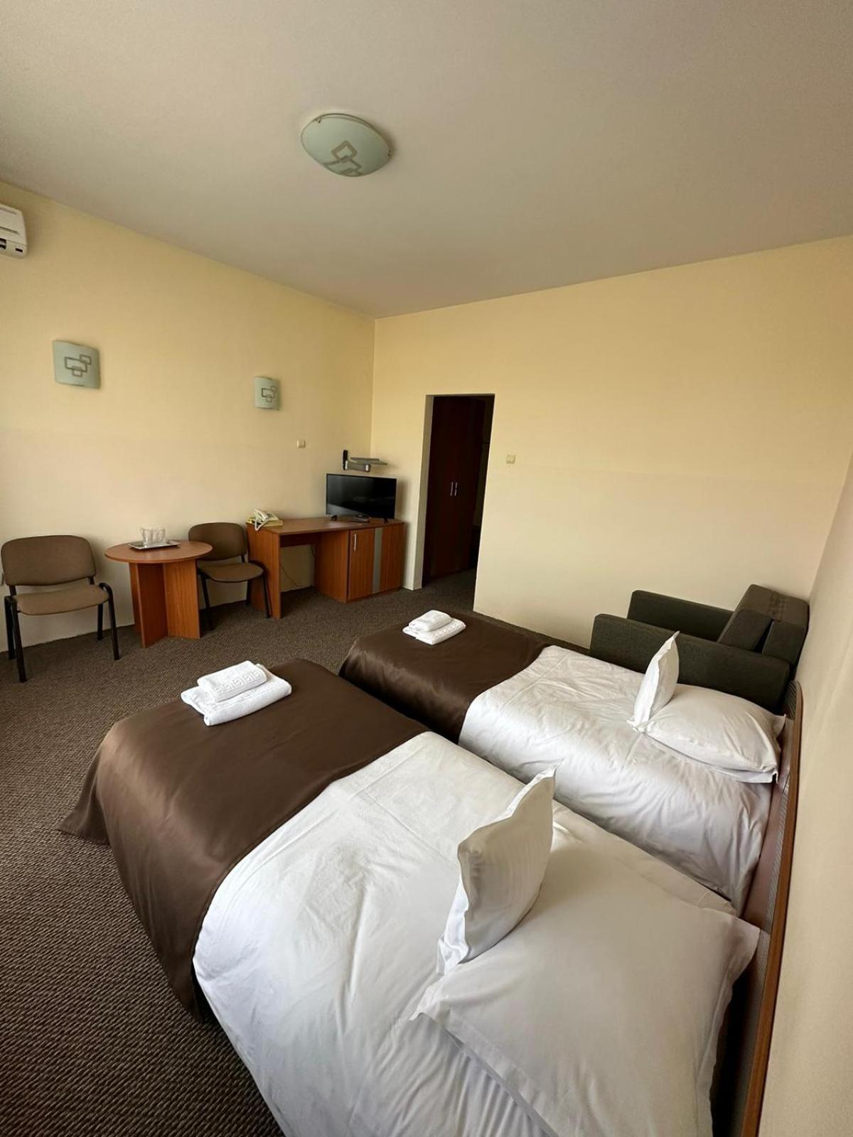 Hotel Diana Bistrita  Bagian luar foto
