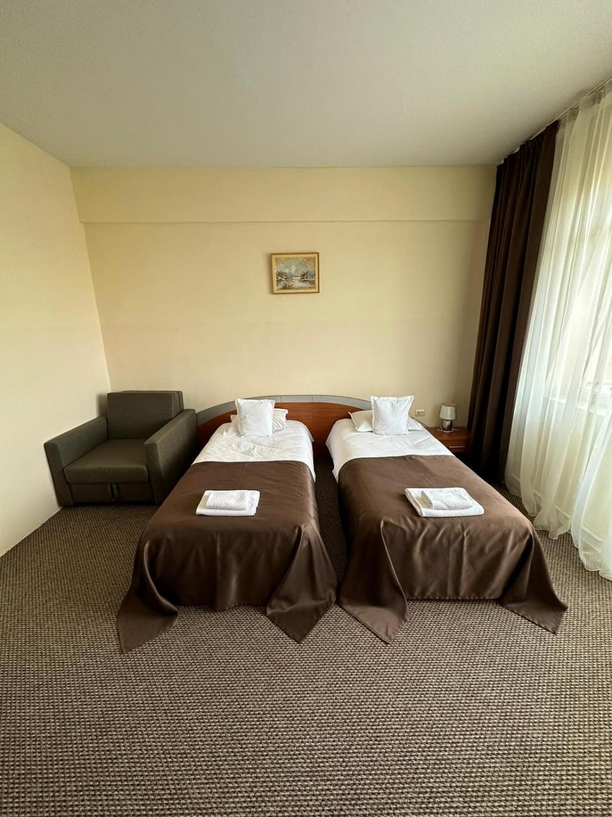 Hotel Diana Bistrita  Bagian luar foto