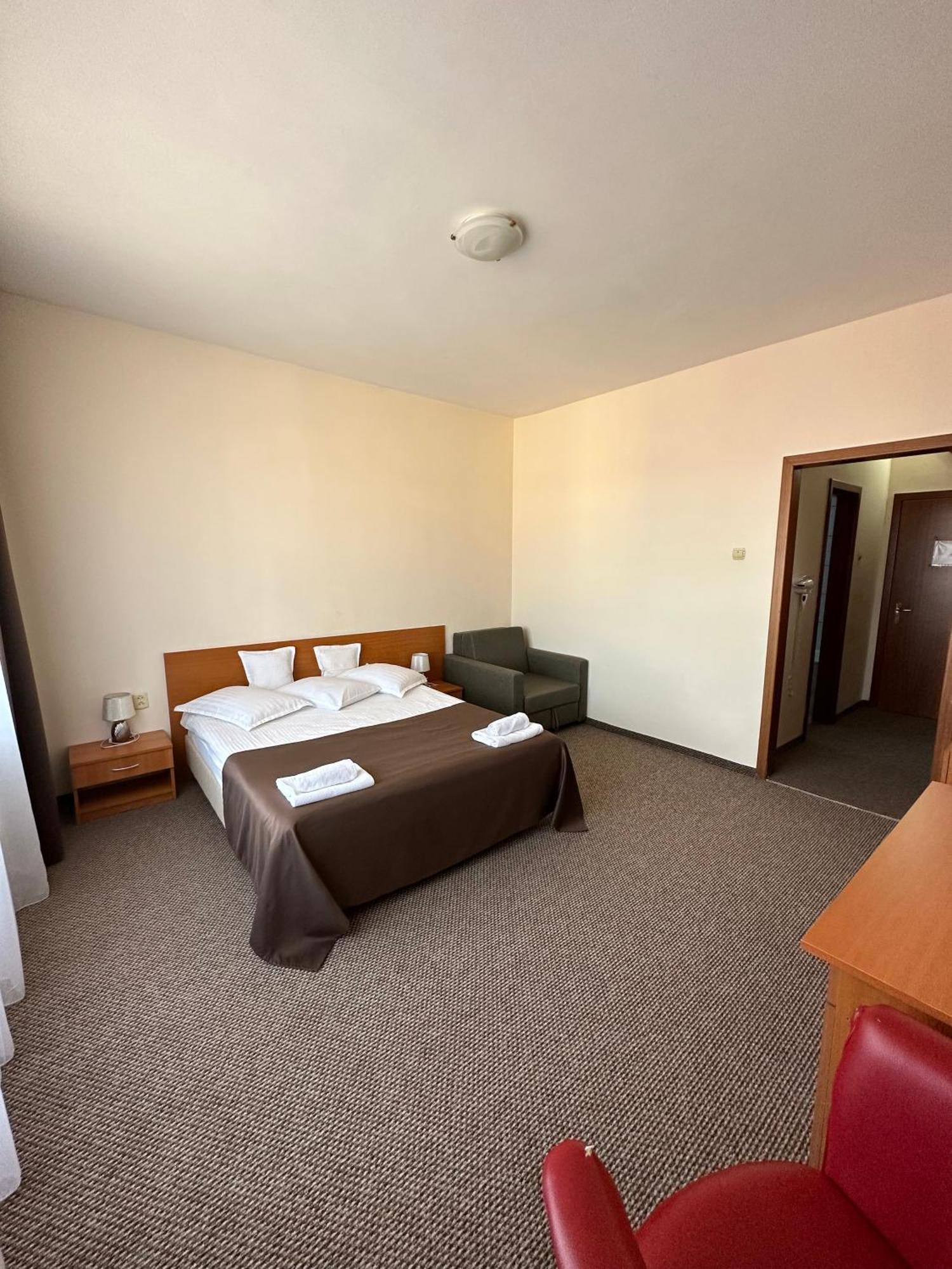 Hotel Diana Bistrita  Bagian luar foto