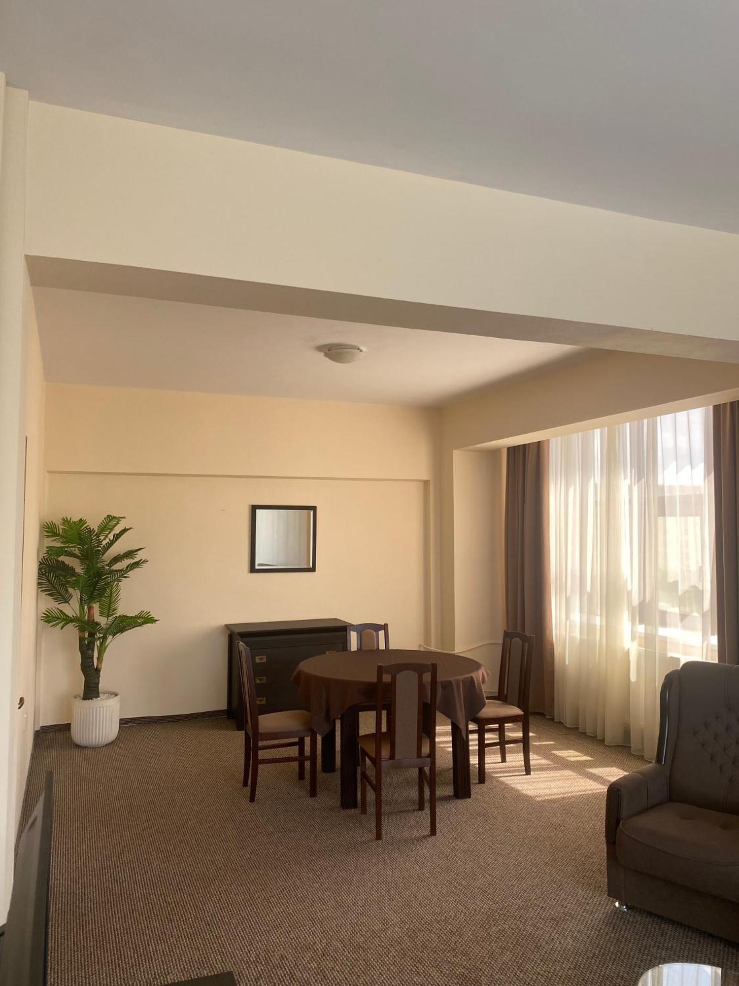 Hotel Diana Bistrita  Bagian luar foto