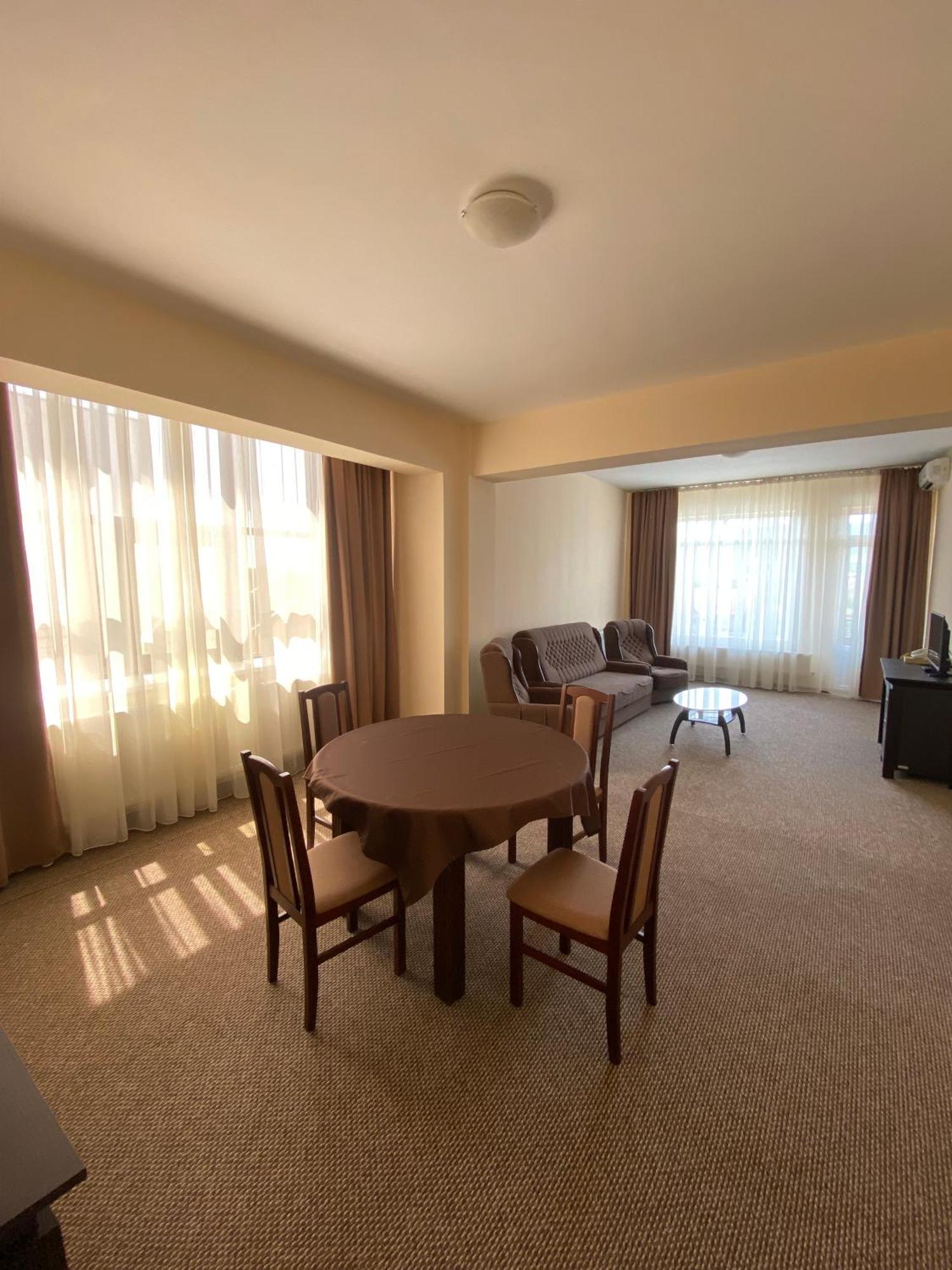 Hotel Diana Bistrita  Bagian luar foto