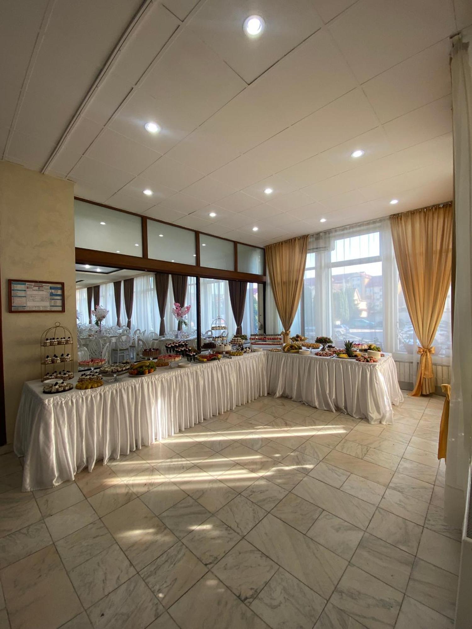Hotel Diana Bistrita  Bagian luar foto