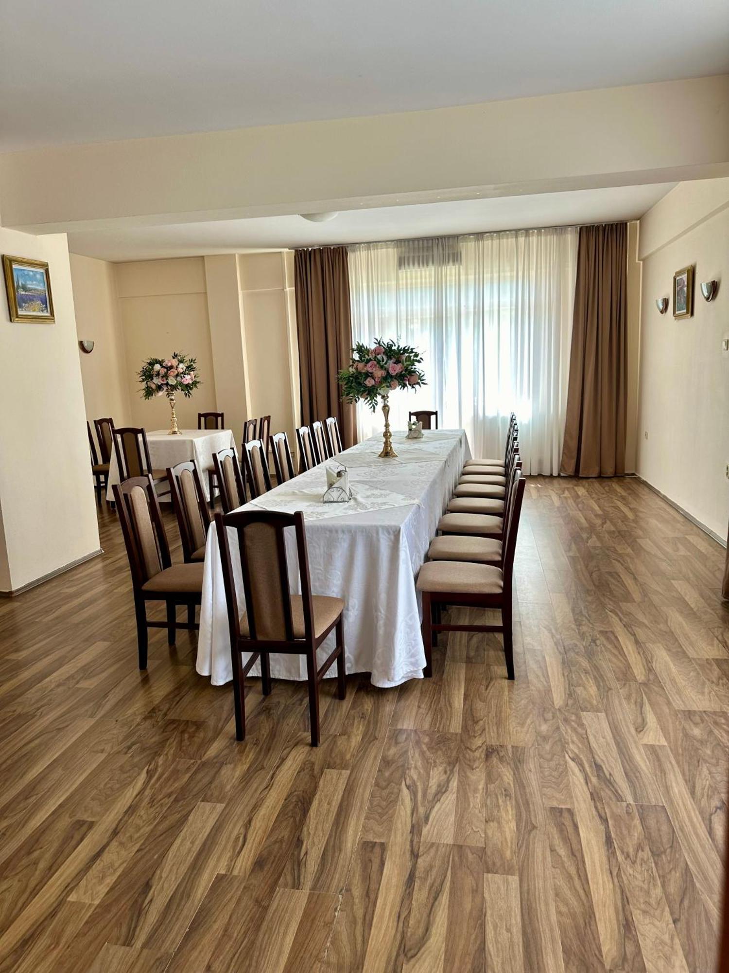 Hotel Diana Bistrita  Bagian luar foto
